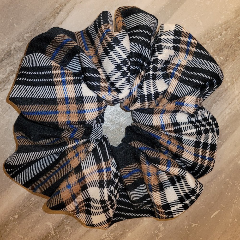 2 for 25! Giant scrunchies!